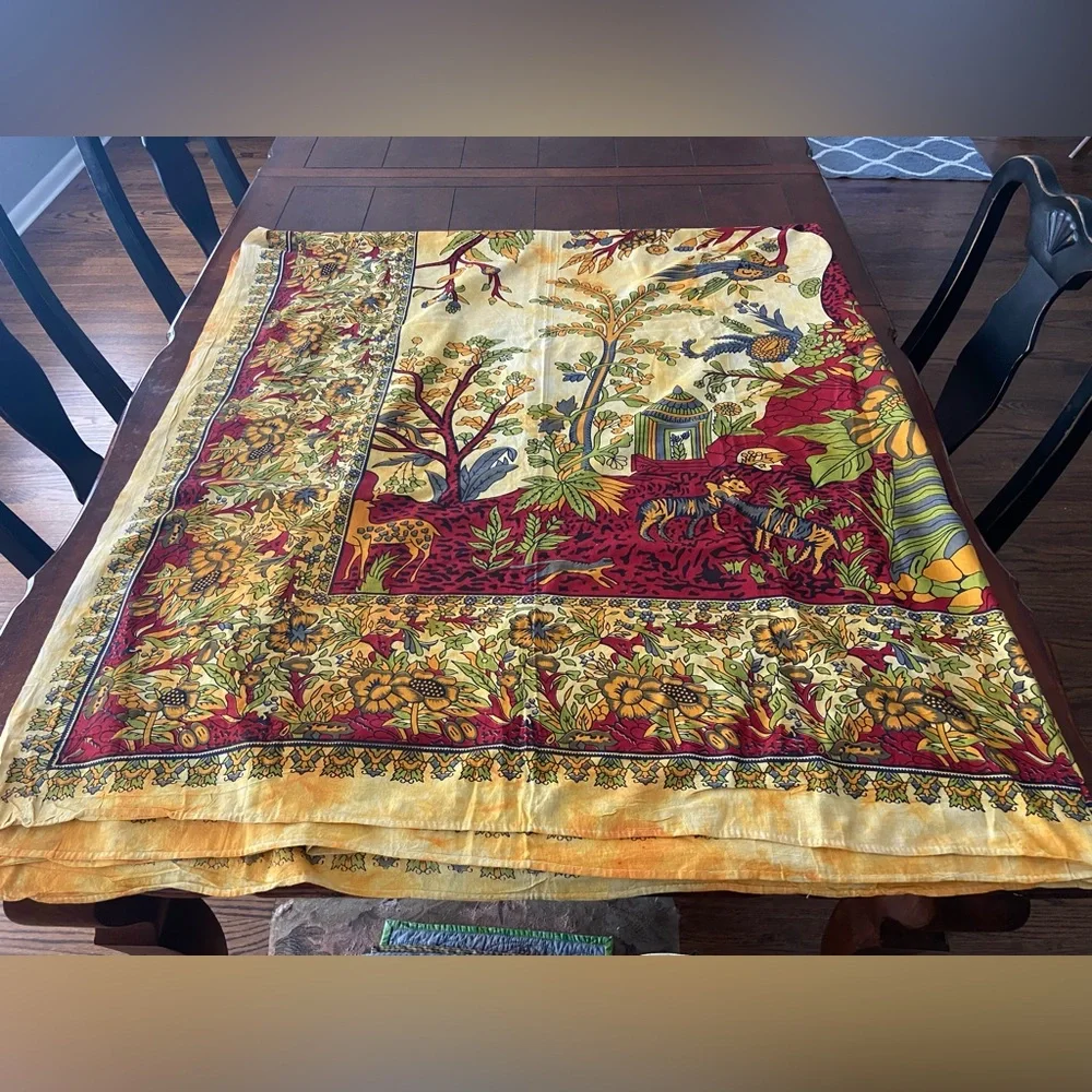 80x80 Cotton Rectangular Tablecloth.